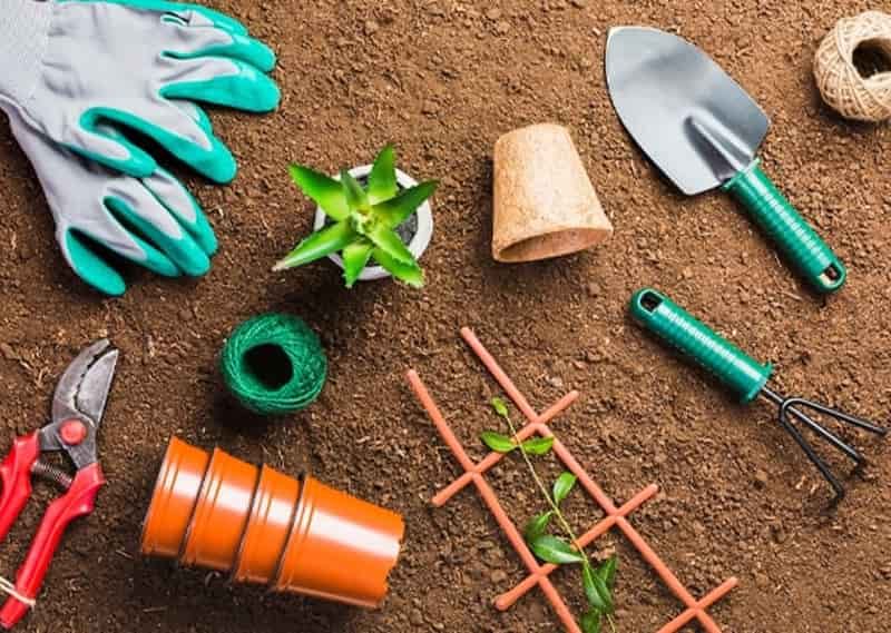 A Practical Guide to Restoring and Protecting Garden Equipment