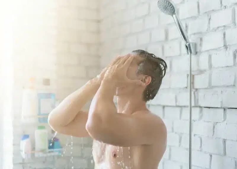 Why Fitness Gurus Love Cold Showers Which Don’t Really Help Recovery
